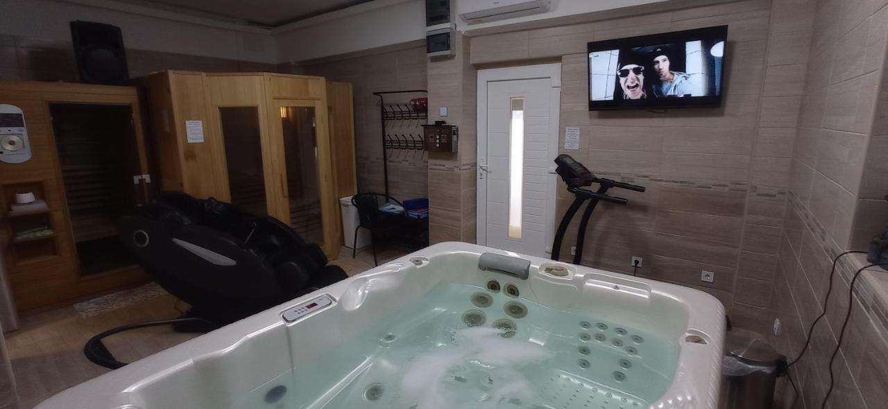 Отель Robitel Wellness Vendeghaz Veszprem-Gyulafiratot Экстерьер фото