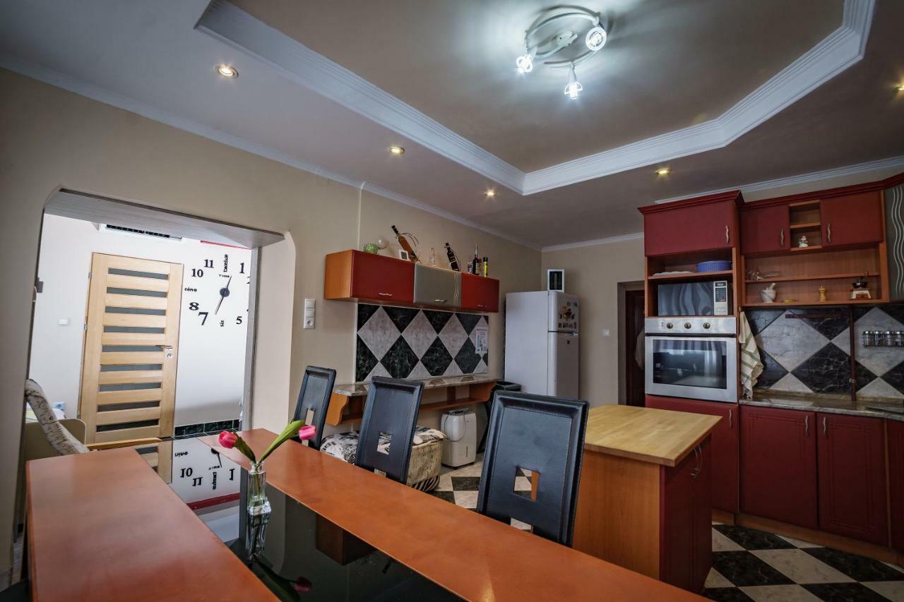 Отель Robitel Wellness Vendeghaz Veszprem-Gyulafiratot Экстерьер фото
